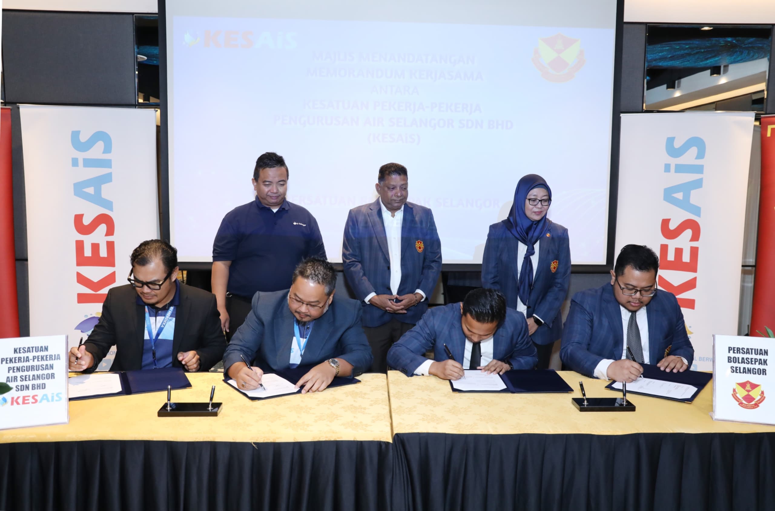 1aa5fafe-6eff-4285-afb8-f8eb9808225e